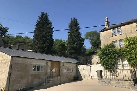 Skittles - Charming One Bedroom Apartment - Parking - Easy Access To Bath Box  Exterior photo