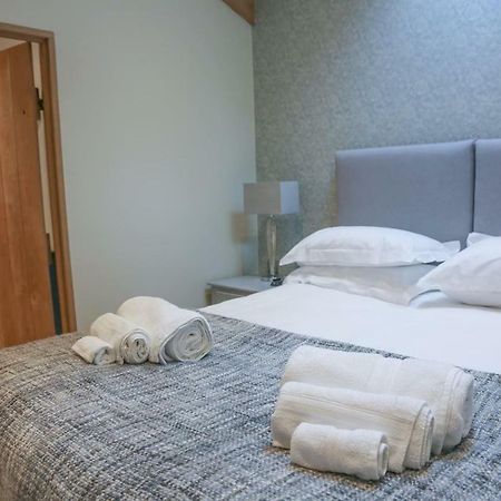 Skittles - Charming One Bedroom Apartment - Parking - Easy Access To Bath Box  Exterior photo